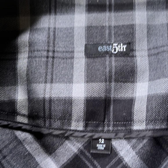 Like new gray & black plaid skirt size 12, wide waist band w/3 buttons, East 5th - Picture 5 of 6